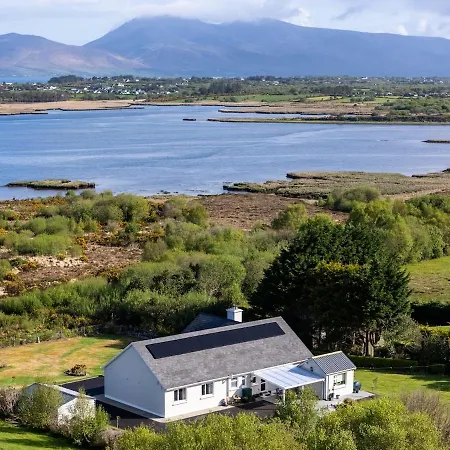 Spacious House With Wonderful Garden And Sea Views *