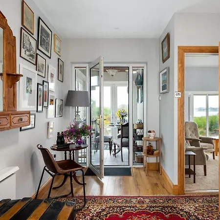 Spacious House With Wonderful Garden And Sea Views